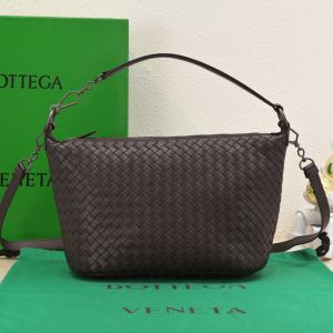 Bottega Veneta Zip Hobo Shoulder Bag with Detachable Strap Intreccio Lambskin Coffee